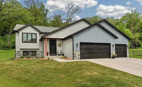 5411 Destination Lane NE Rochester MN 55906
