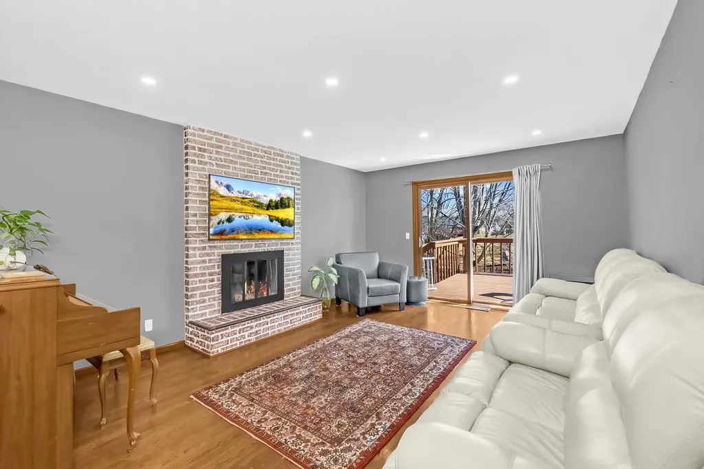 1738 Palisade Circle Eagan MN 55122