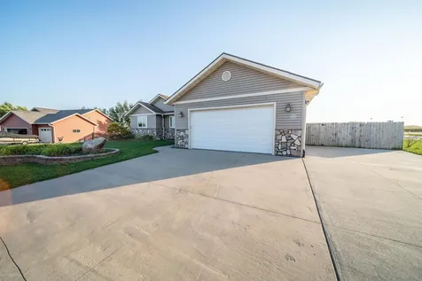 580 Canyon Lane NW Eyota MN 55934
