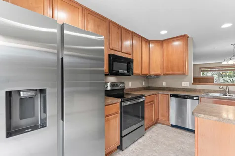868 Ledgestone Drive Mahtomedi MN 55115