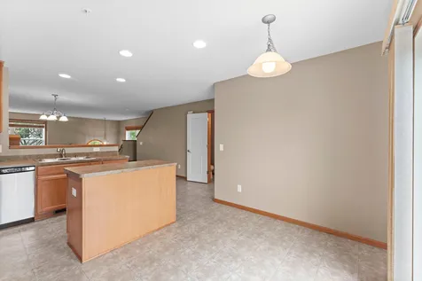 868 Ledgestone Drive Mahtomedi MN 55115