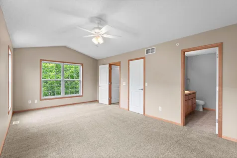 868 Ledgestone Drive Mahtomedi MN 55115