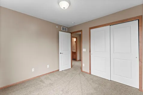 868 Ledgestone Drive Mahtomedi MN 55115