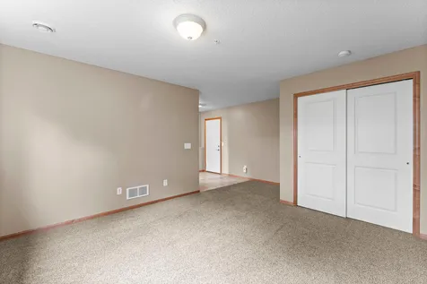 868 Ledgestone Drive Mahtomedi MN 55115