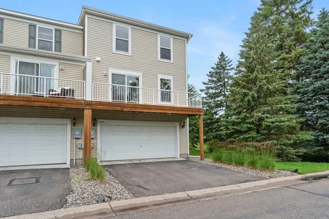 868 Ledgestone Drive Mahtomedi MN 55115