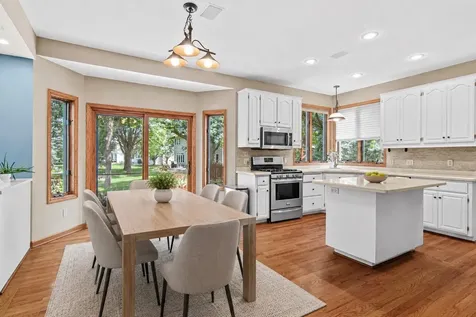 8441 W Lake Drive Chanhassen MN 55317