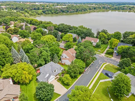 8441 W Lake Drive Chanhassen MN 55317
