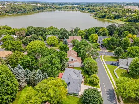 8441 W Lake Drive Chanhassen MN 55317