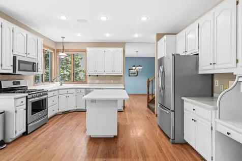 8441 W Lake Drive Chanhassen MN 55317