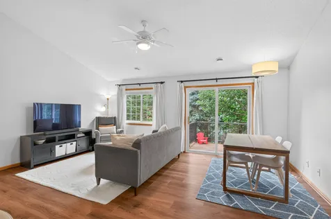 8002 Stratford Circle S Shakopee MN 55379