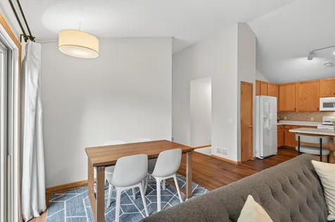 8002 Stratford Circle S Shakopee MN 55379