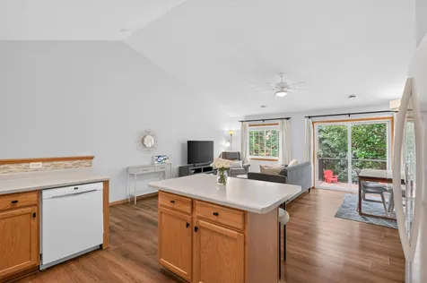 8002 Stratford Circle S Shakopee MN 55379