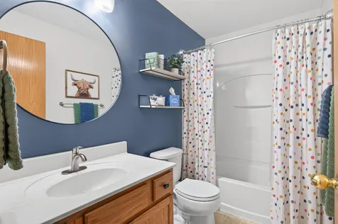 8002 Stratford Circle S Shakopee MN 55379
