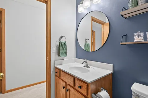 8002 Stratford Circle S Shakopee MN 55379