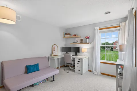 8002 Stratford Circle S Shakopee MN 55379