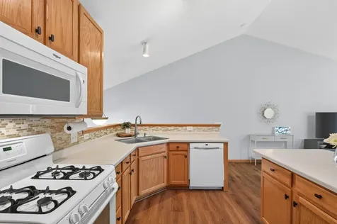 8002 Stratford Circle S Shakopee MN 55379