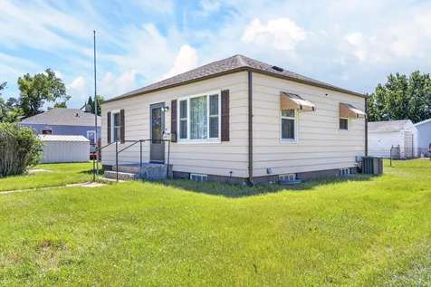 240 7th Street NE Valley City ND 58072