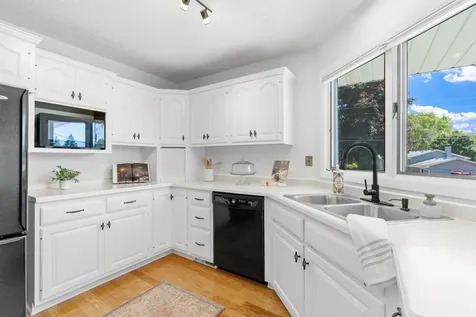 6540 Zealand Avenue N Brooklyn Park MN 55428