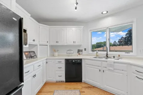 6540 Zealand Avenue N Brooklyn Park MN 55428