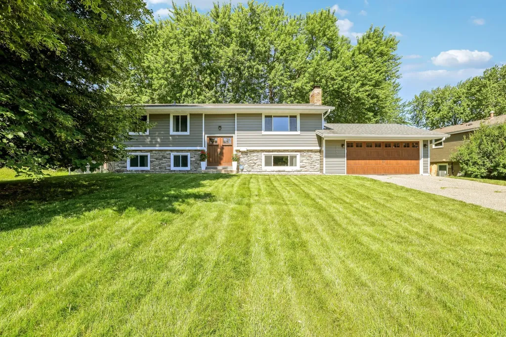2741 Xylon Avenue N New Hope MN 55427