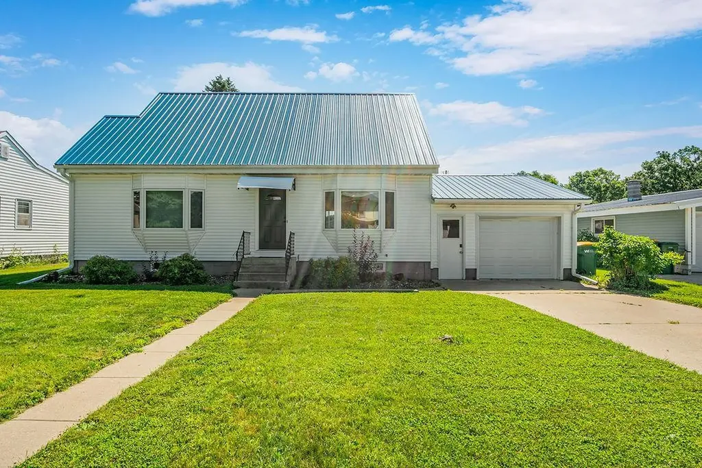 422 S Ellsworth Street Houston MN 55943