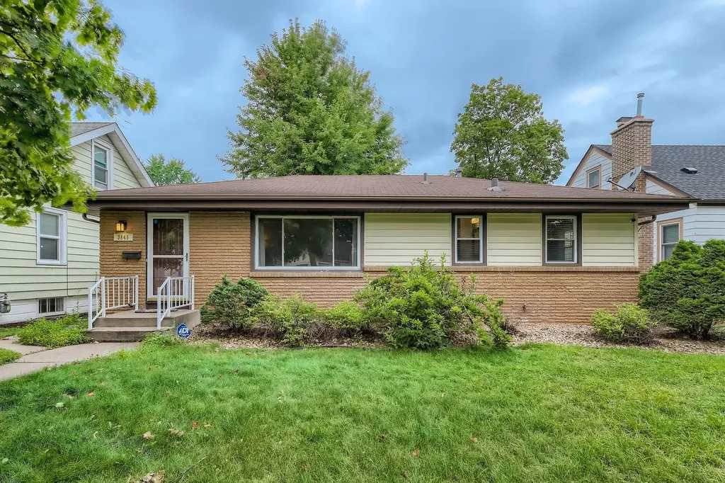 3845 Vera Cruz Avenue N Robbinsdale MN 55422