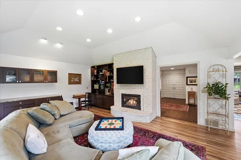 8913 S Minnehaha Circle Saint Louis Park MN 55426