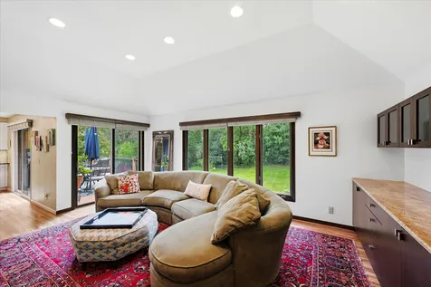 8913 S Minnehaha Circle Saint Louis Park MN 55426