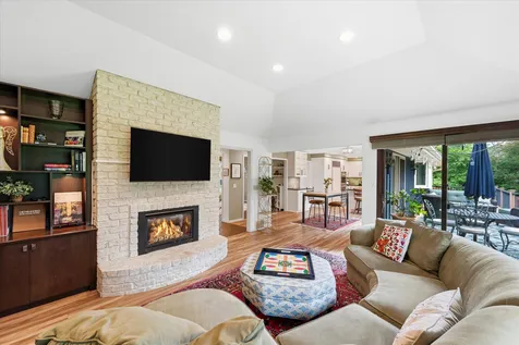8913 S Minnehaha Circle Saint Louis Park MN 55426