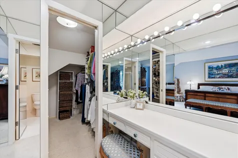 8913 S Minnehaha Circle Saint Louis Park MN 55426
