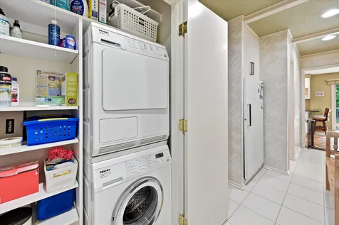 8913 S Minnehaha Circle Saint Louis Park MN 55426
