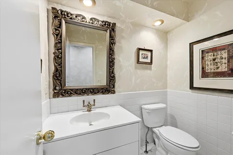 8913 S Minnehaha Circle Saint Louis Park MN 55426