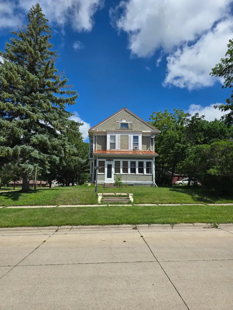 103 4th Street SE Pipestone MN 56164