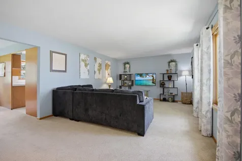 1034 Cardinal Drive Owatonna MN 55060