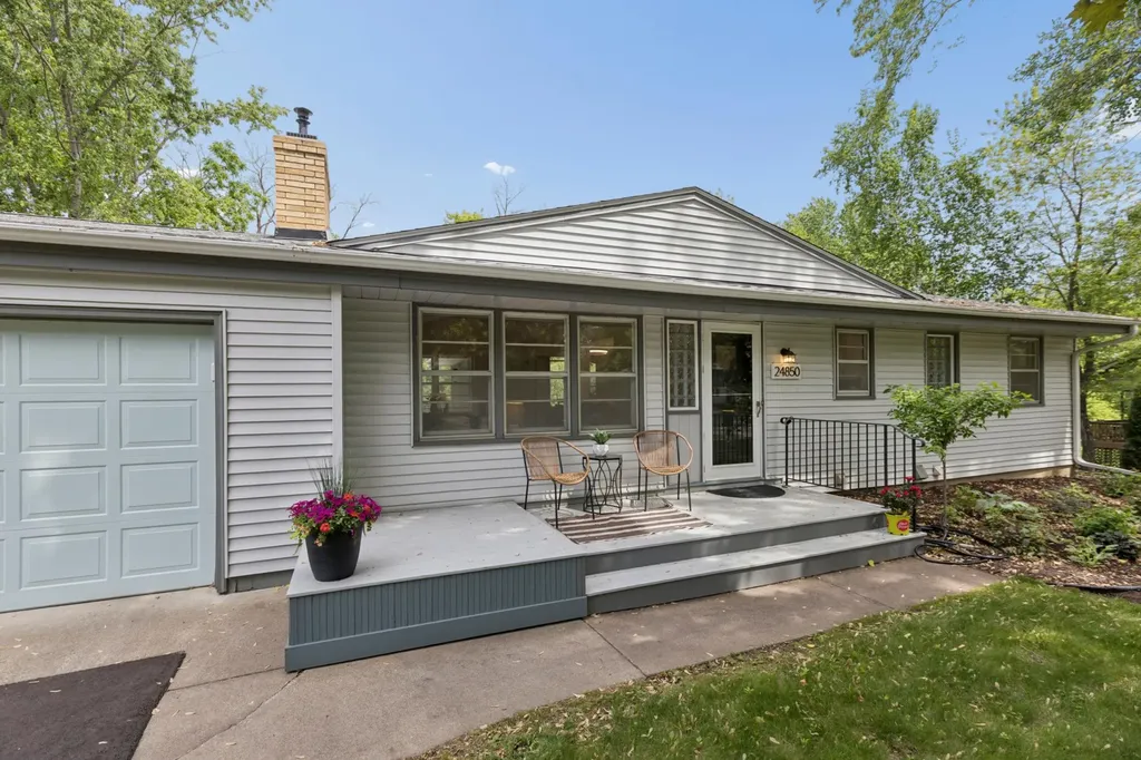 24850 Amlee Road Shorewood MN 55331