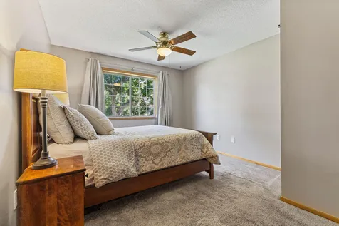 1755 Donegal Drive Woodbury MN 55125