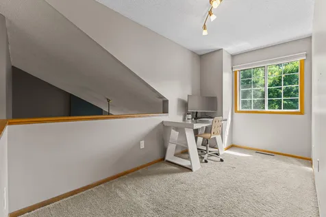 1755 Donegal Drive Woodbury MN 55125