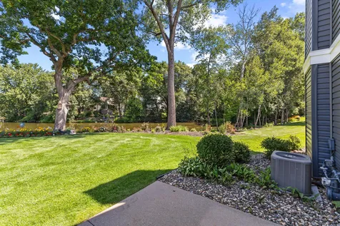 1755 Donegal Drive Woodbury MN 55125