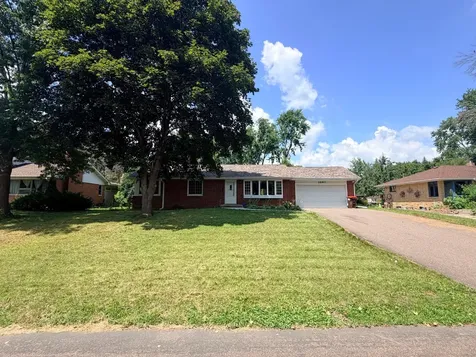 2597 Southlawn Drive Maplewood MN 55109