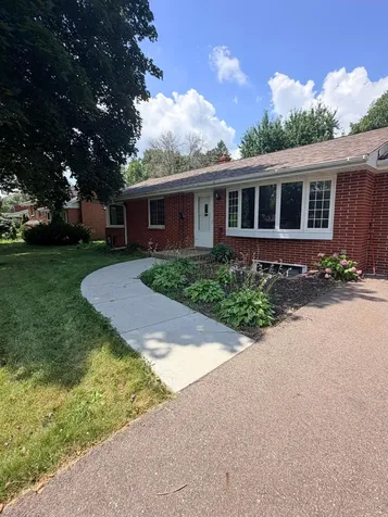 2597 Southlawn Drive Maplewood MN 55109