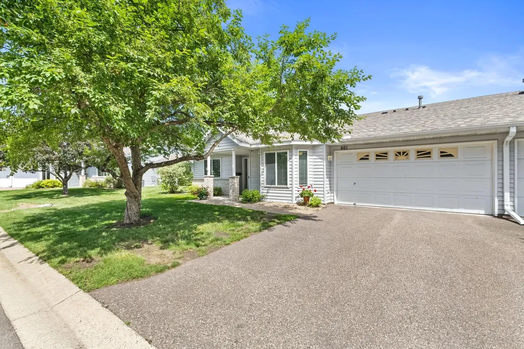 661 Belland Avenue Vadnais Heights MN 55127