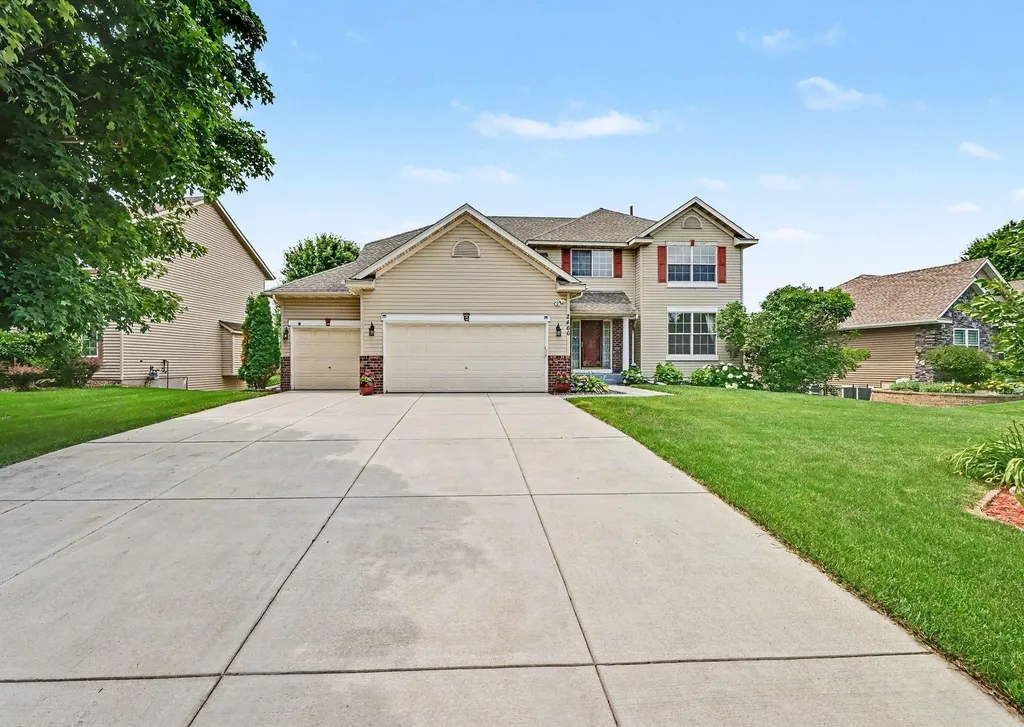 2466 Lone Eagle Trail Woodbury MN 55129