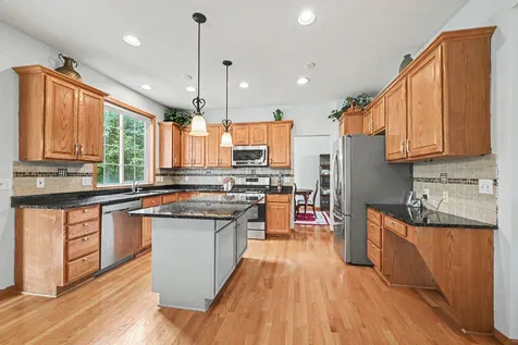 2466 Lone Eagle Trail Woodbury MN 55129