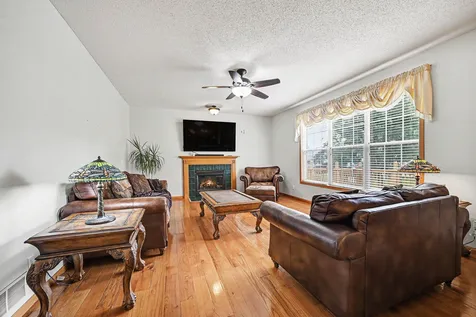 2466 Lone Eagle Trail Woodbury MN 55129