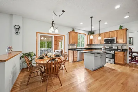 2466 Lone Eagle Trail Woodbury MN 55129