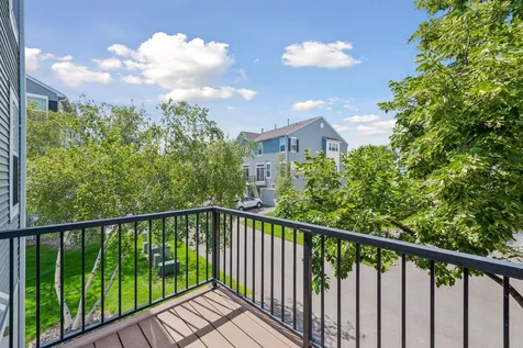 1528 Savanna Drive Shakopee MN 55379