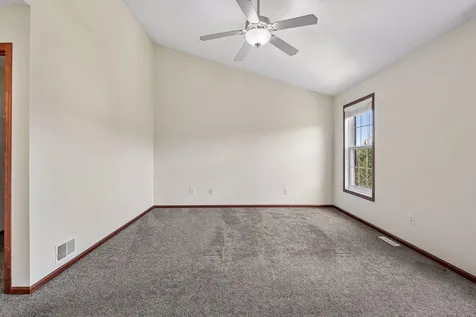 1528 Savanna Drive Shakopee MN 55379