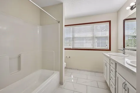1528 Savanna Drive Shakopee MN 55379