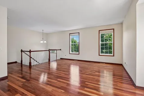 1528 Savanna Drive Shakopee MN 55379