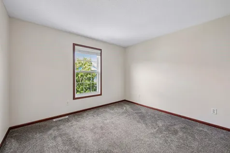 1528 Savanna Drive Shakopee MN 55379